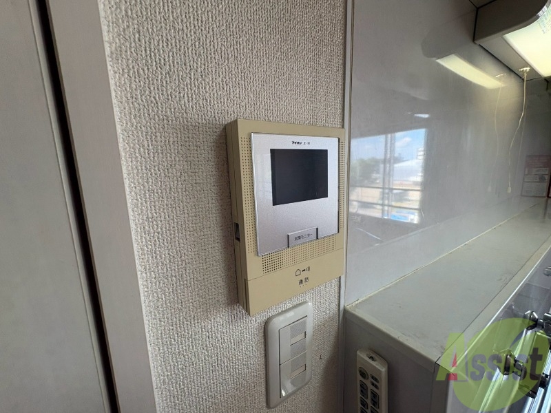 セキュリティ　ＴＶモニター付インターホンです。来客者の顔が見えるので安心！