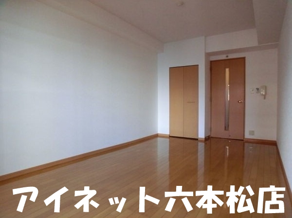 居室・リビング　広々としていいですね。