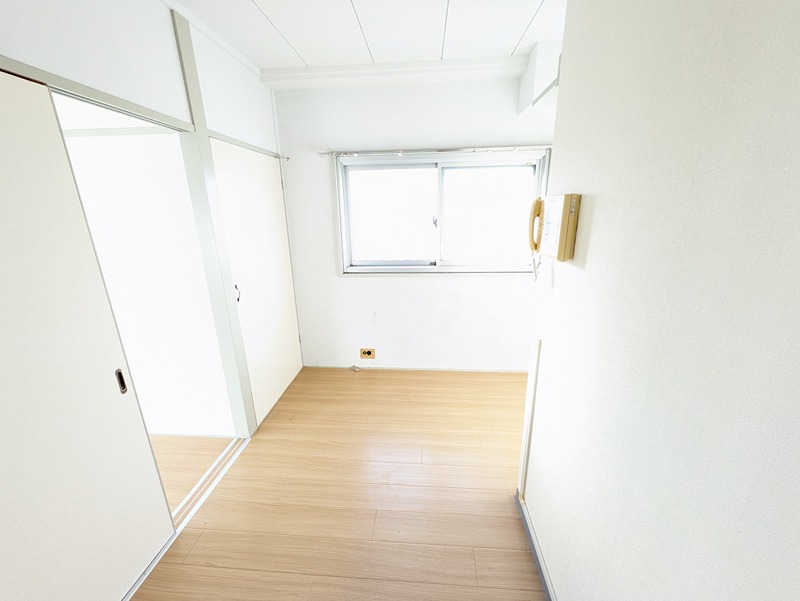 向山マンションの玄関写真