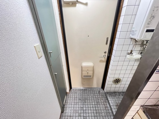 玄関　※別部屋の写真です