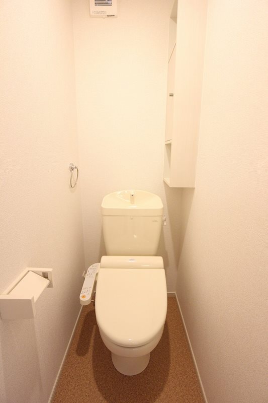 トイレ　写真は同型シリーズです。