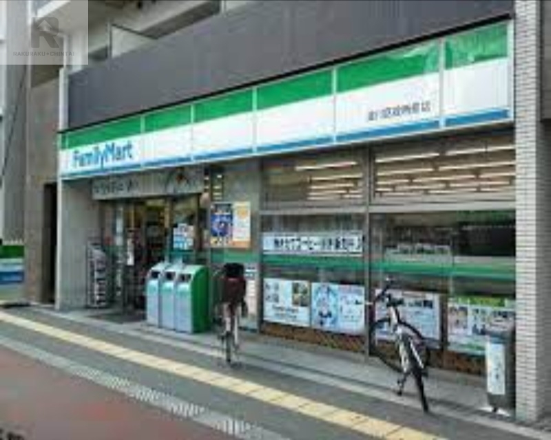 コンビニ　ファミリーマート淀川区役所前店（コンビニ）まで332m