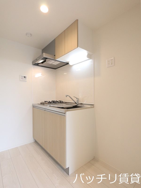 キッチン　同型タイプの写真となります　現状優先
