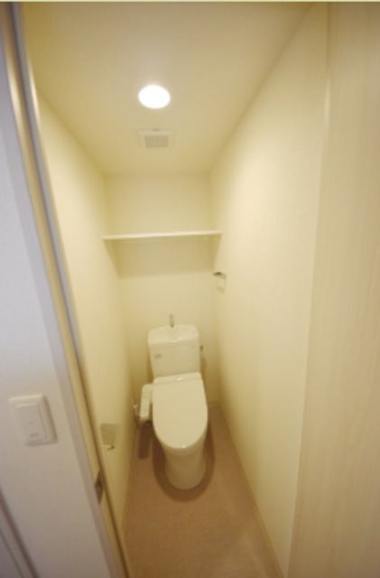 プレサンスジェネ浅草WESTのトイレ写真