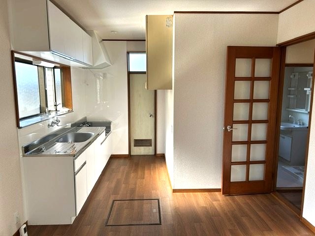 川柳町3丁目貸家の居間写真