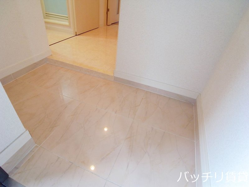 玄関　別号室イメージの為、現状を優先致します