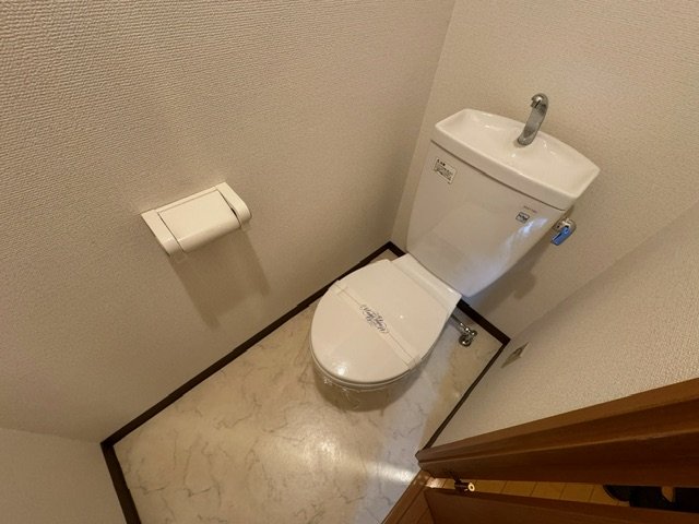 トイレ　※同施工会社のイメージ写真※