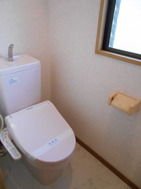 トイレ　※写真は101号室のものです