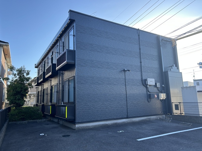 地下鉄鶴舞線 赤池駅 バス乗車時間：24分 最寄りバス停で下車 徒歩1分 築21年
