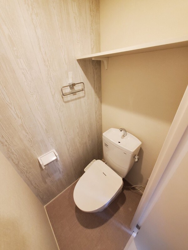 ＪＲ常磐線 北千住駅 徒歩7分 2階建 築3年のトイレ写真