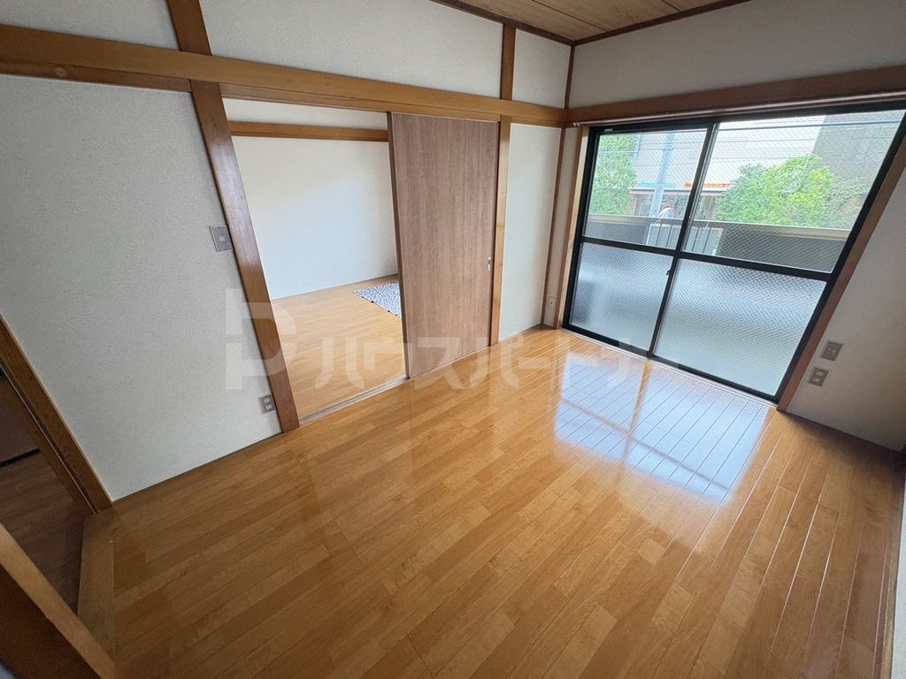 メトロポリス86の居間写真