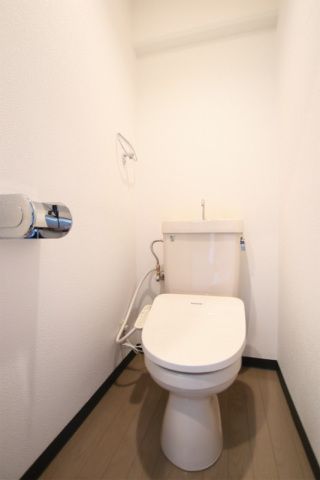 ＪＲ鹿児島本線 吉塚駅 徒歩7分 11階建 築29年のトイレ写真