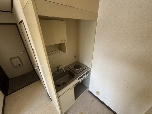 キッチン　コンパクトなキッチンで掃除もラクラク