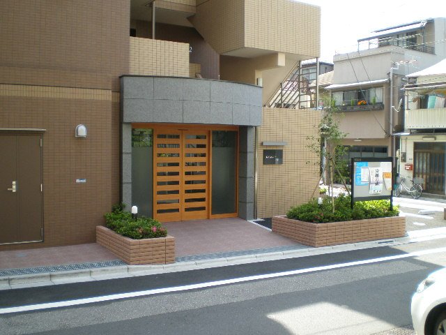 東武伊勢崎線 曳舟駅 徒歩5分 6階建 築20年の外観写真