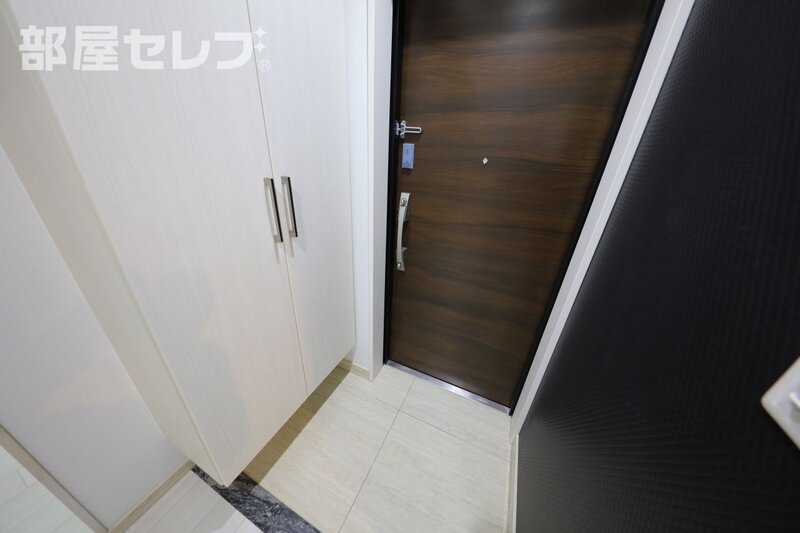 【さくらHills NISHIKI Platinum Residenceの玄関】