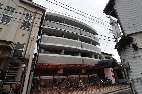 広島市安芸区矢野西のマンションの建物外観