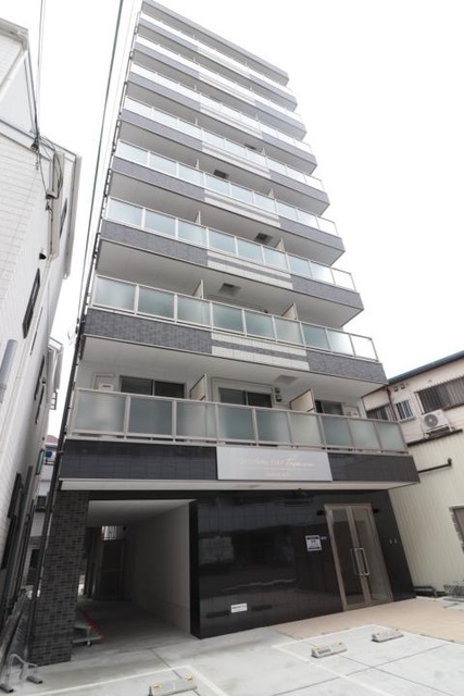 大阪市福島区大開のマンションの建物外観
