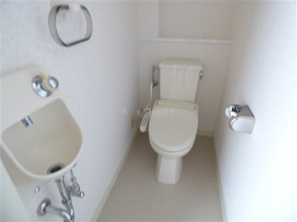 【神戸市中央区楠町のマンションのトイレ】