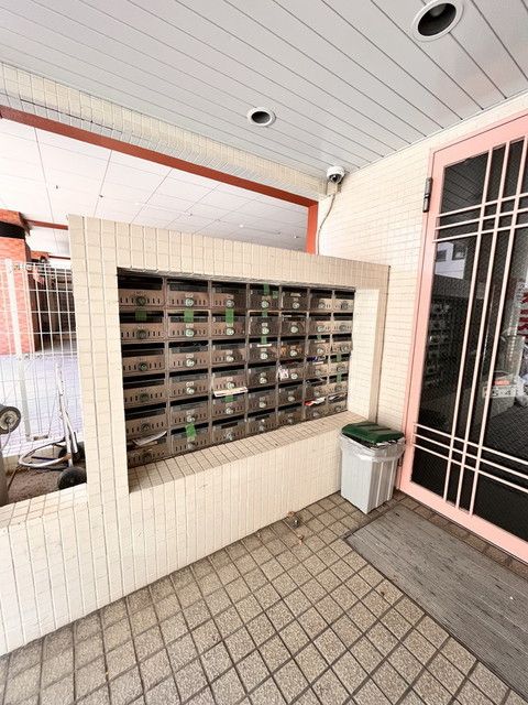 【和歌山市三木町堀詰のマンションのエントランス】