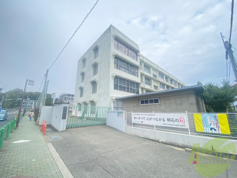 【明石市桜町のマンションの小学校】