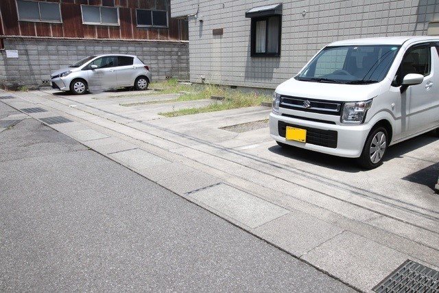 【HAMLET昭和の駐車場】