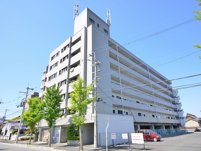 【天理市田井庄町のマンションの建物外観】