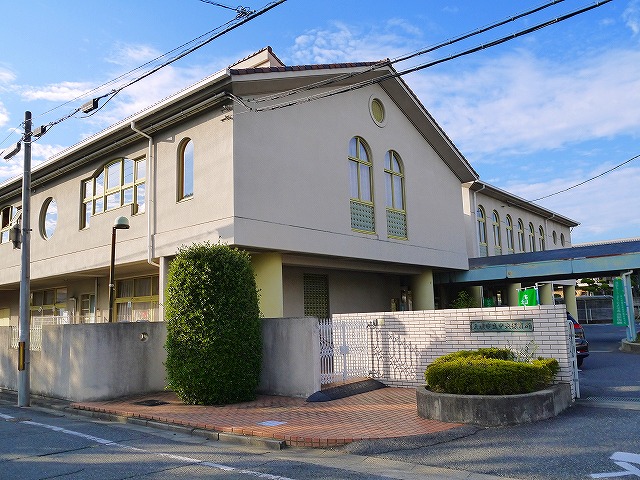 【天理市田井庄町のマンションの幼稚園・保育園】