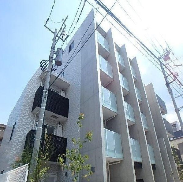 【クレヴィスタ板橋志村の建物外観】