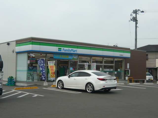 コンビニ　ファミリーマート天狗屋勝目店（コンビニ）まで400m