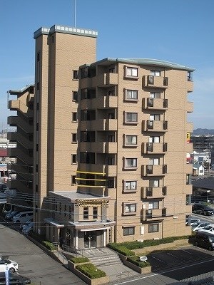 【那珂川市中原のマンションの建物外観】