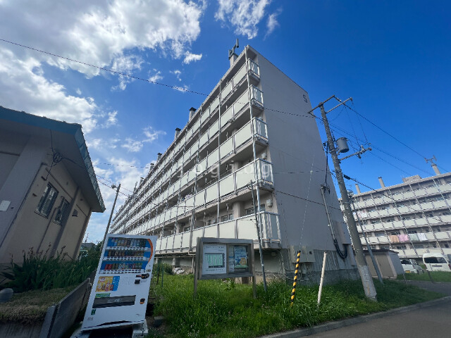 札幌市手稲区富丘一条のマンションの建物外観