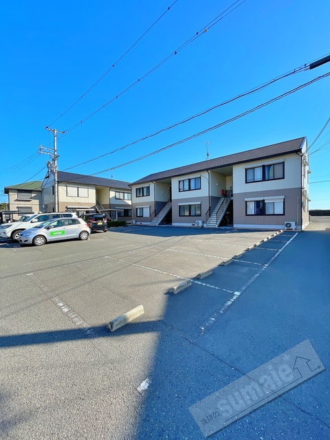 【和歌山市本脇のアパートの駐車場】