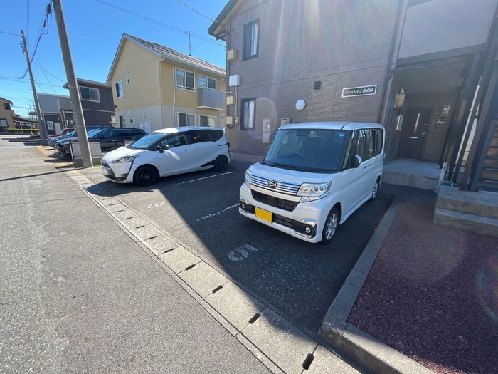 【フラットインあおばの駐車場】