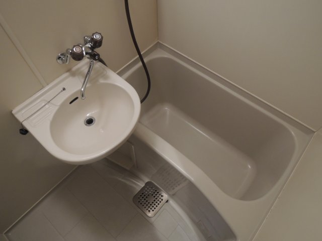バス・シャワールーム　【ジュネス桜ヶ丘】