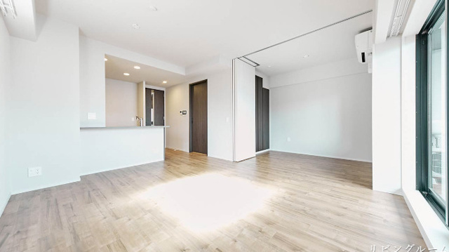 居室・リビング　※写真は同じマンションの違う部屋のものになります。