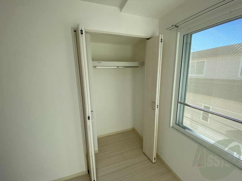 収納　寝室の収納です。部屋がすっきり片付きます。