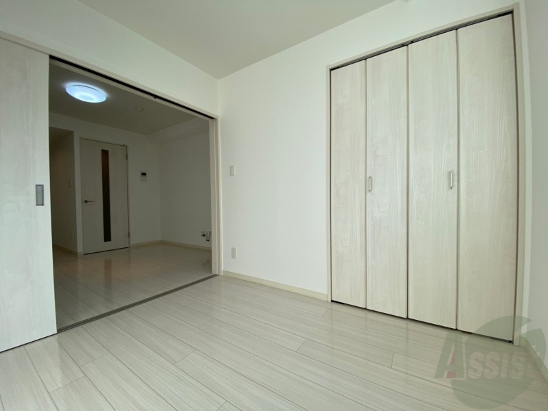 その他部屋・スペース　寝室を撮ってみました。家具の配置もしやすそう。