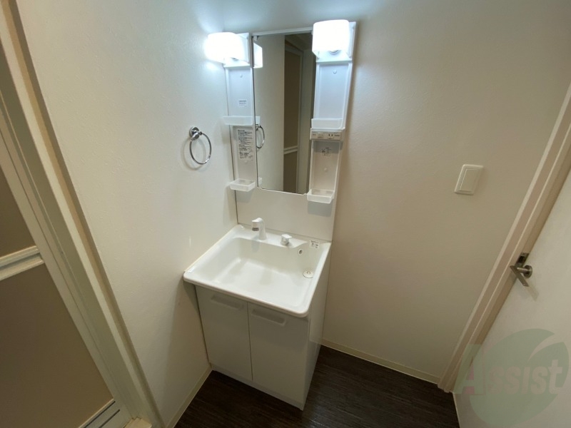 洗面設備　こちらに洗面台があります。朝の洗顔はこちらで。