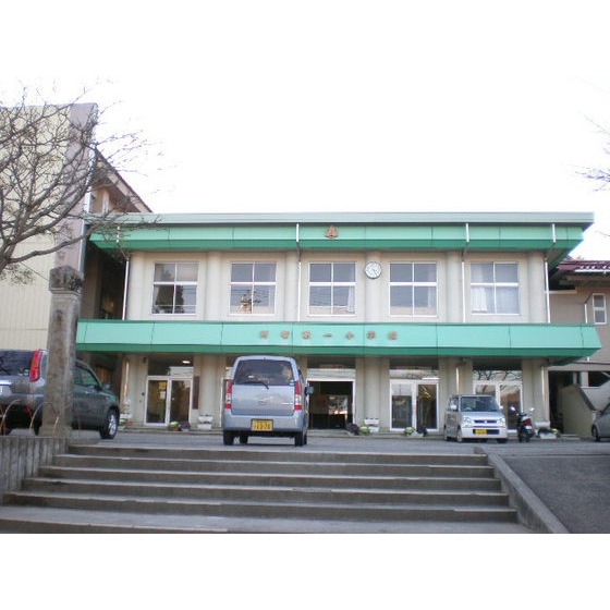 小学校　阿智村立阿智第一小学校（小学校）まで565m