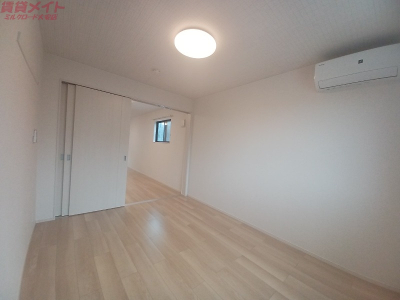 その他部屋・スペース　同型反転部屋写真です。