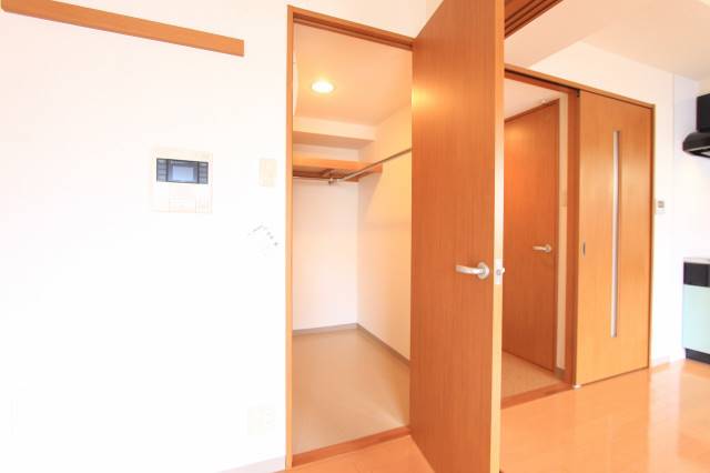 収納　ウォークインで収納もしやすいです