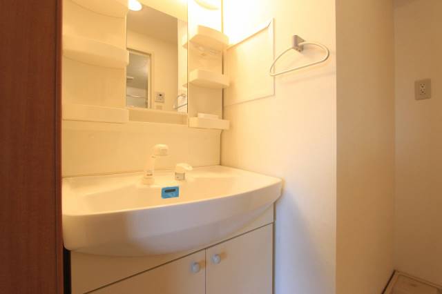 洗面設備　洗面台も使いやすいです
