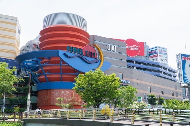 ショッピングセンター　キャナルシティ博多（ショッピングセンター）まで890m