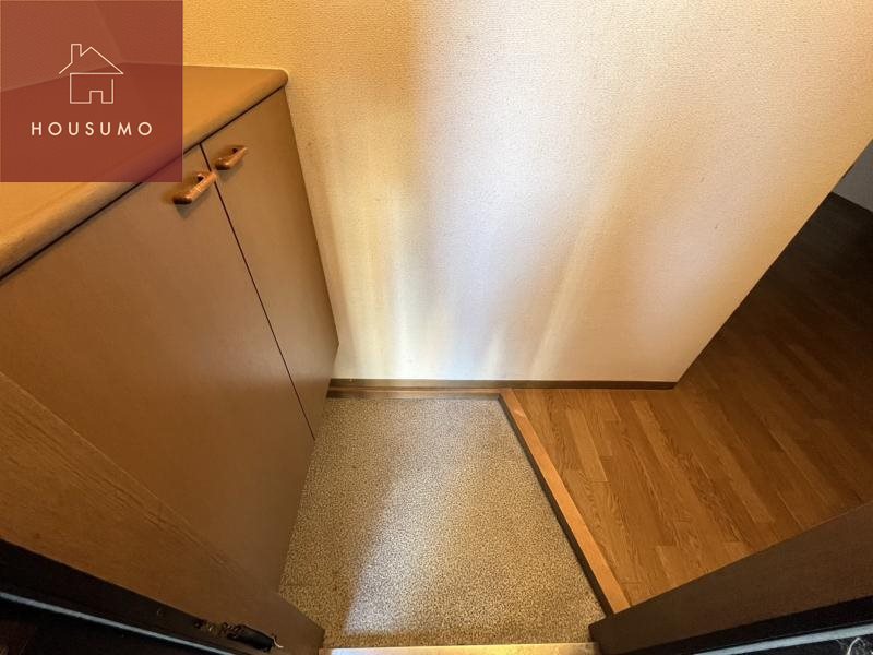 玄関　同施工会社・同型モデルの室内です。（参考写真・イメージ写真）