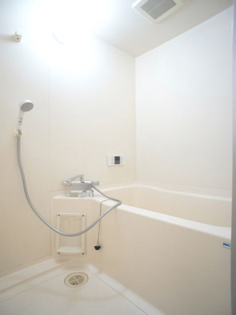 バス・シャワールーム　一日の疲れをとる浴室です。