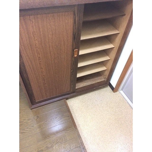 玄関　シューズボックス付きの玄関です。