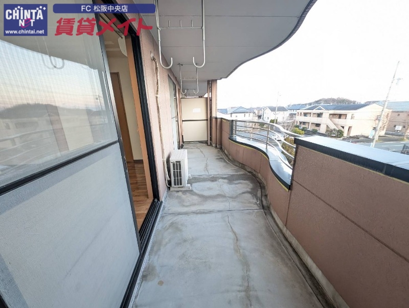 バルコニー　同一物件の別部屋の写真です。