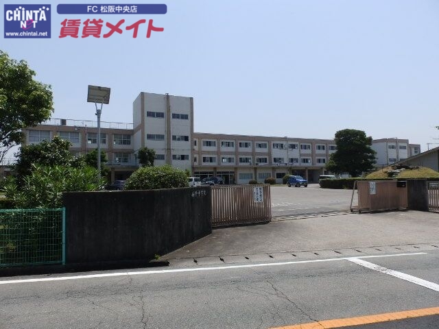 中学校　松阪市立嬉野中学校（中学校）まで2708m
