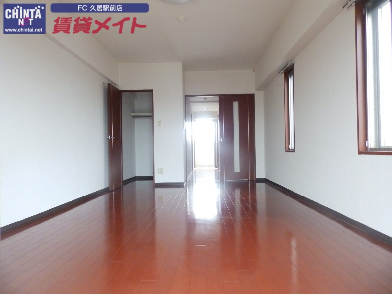 居室・リビング　同型物件になります。