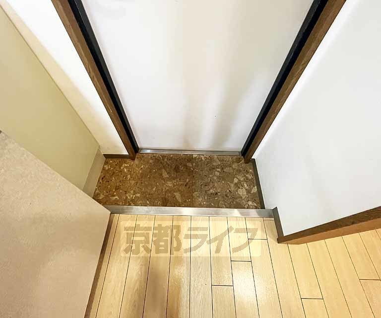 玄関　大きな段差がありません